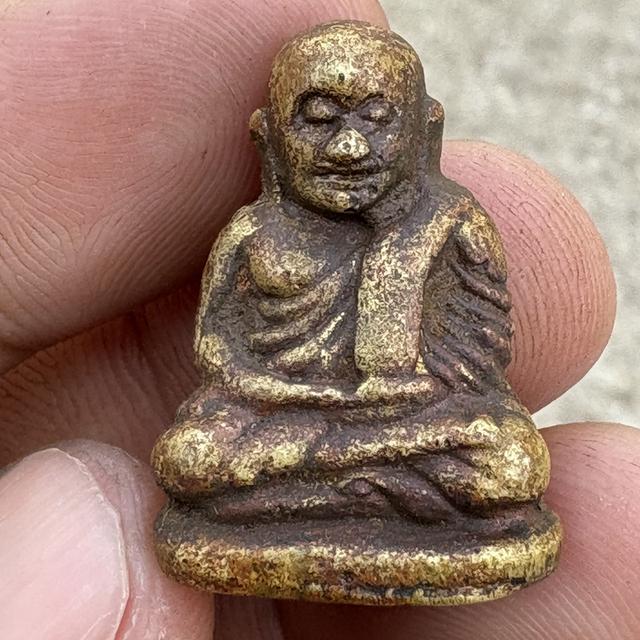 หลวงพ่อเงิน วัดบางคลาน พิมพ์นิยมตรงตำรา