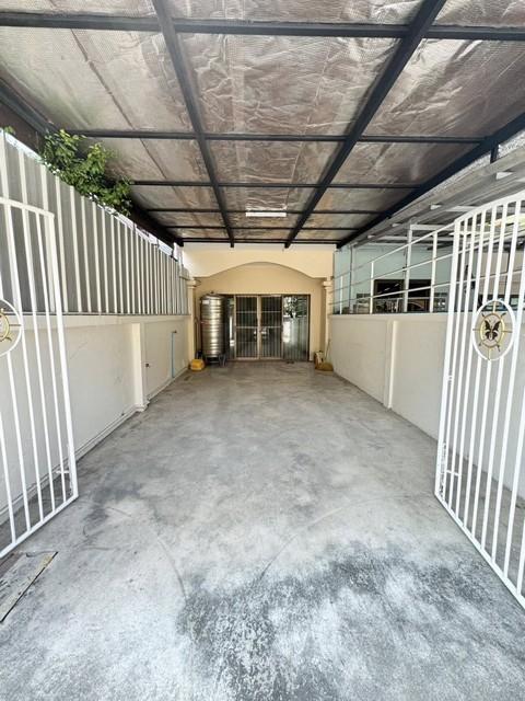 ให้เช่าทาวน์โฮม 3 ชั้น 4 ห้องนอน ซอยลาดพร้าว 64 ลาดพร้าว สุทธิสาร รัชดา 2