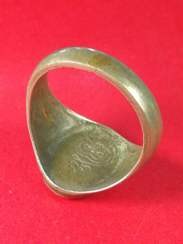 รูปหลัก แหวน"ลงยาสีธงชาติ"หลวงพ่อทบ วัดช้างเผือก ปี16 (หลังยันต์พุทธ