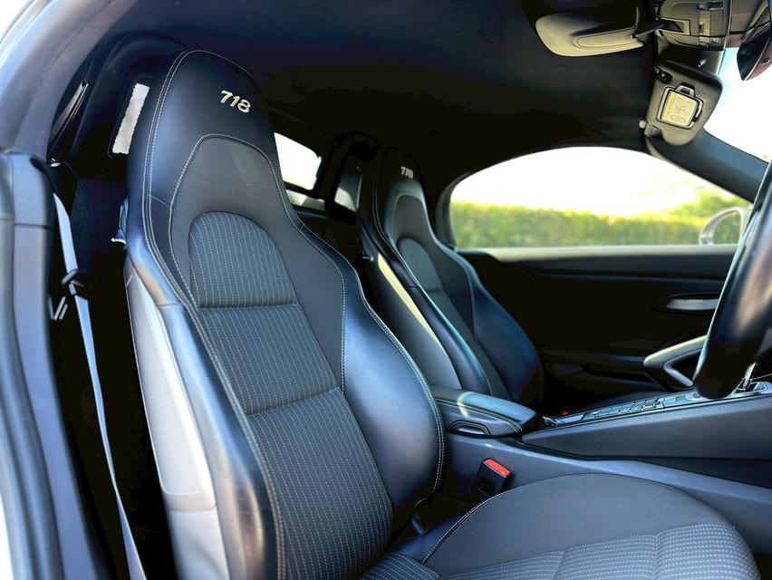 Porsche 718 BOXSTER T 13