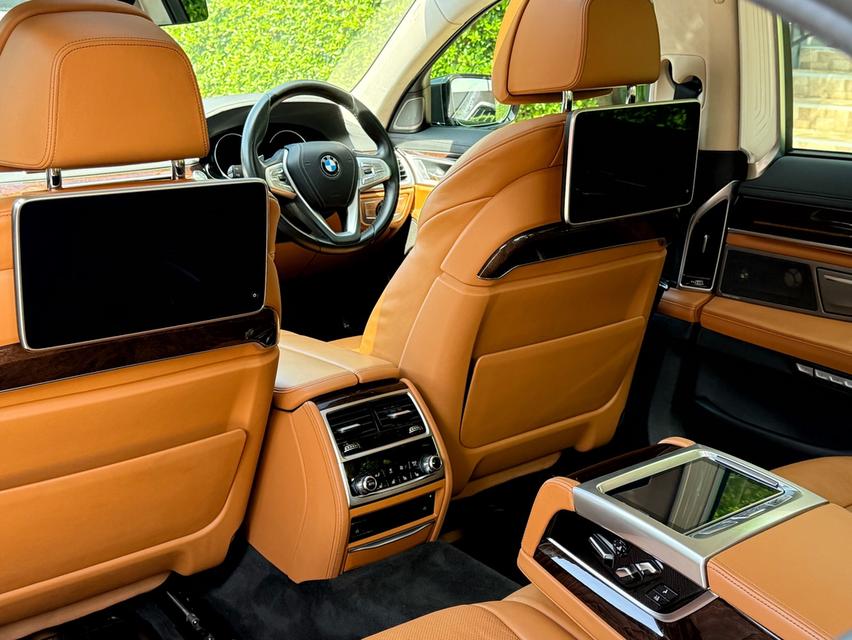 2017 BMW SERIES7 740LI G12 รถมือเดียวออกป้ายแดง รถวิ่งน้อย เข้าศูนย์ทุกระยะ ไม่เคยมีอุบัติเหตุครับ 14