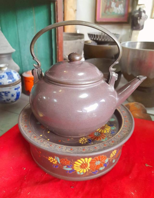 กาน้ำชาดินเผาโบราณ ปั้นชาอี๋ซิง ผิวขัดมัน สีดำ ใบใหญ่ ป้านชาอี๋ซิง ป้านชาเก่า