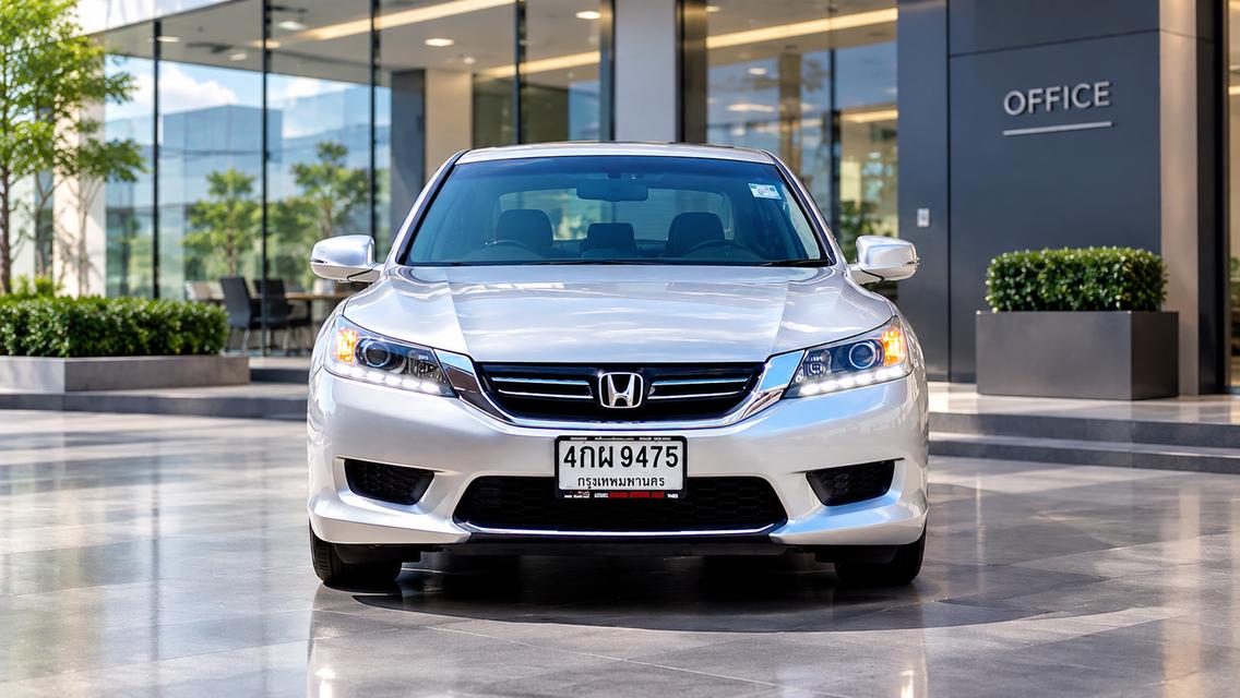 HONDA ACCORD 2.0 Hybrid ปี 2015รถบ้าน มือเดียวป้ายแดง | ไมล์ 119,xxx กม