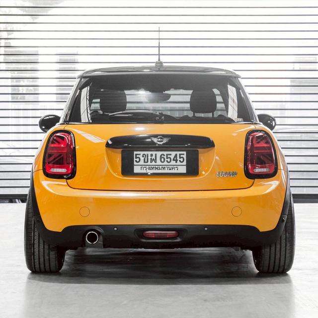 รหัสรถ 67GG6545 Mini Cooper F56 รถศูนย์ Mini ปี 2016