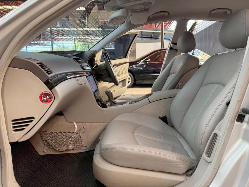 Mercedes-Benz E240 2.6 Avantgarde ปี2003รถบ้านแท้ สวยสภาพดี ออพชั่นจัดเต็ม พร้อมใช้งาน รูปที่ 11