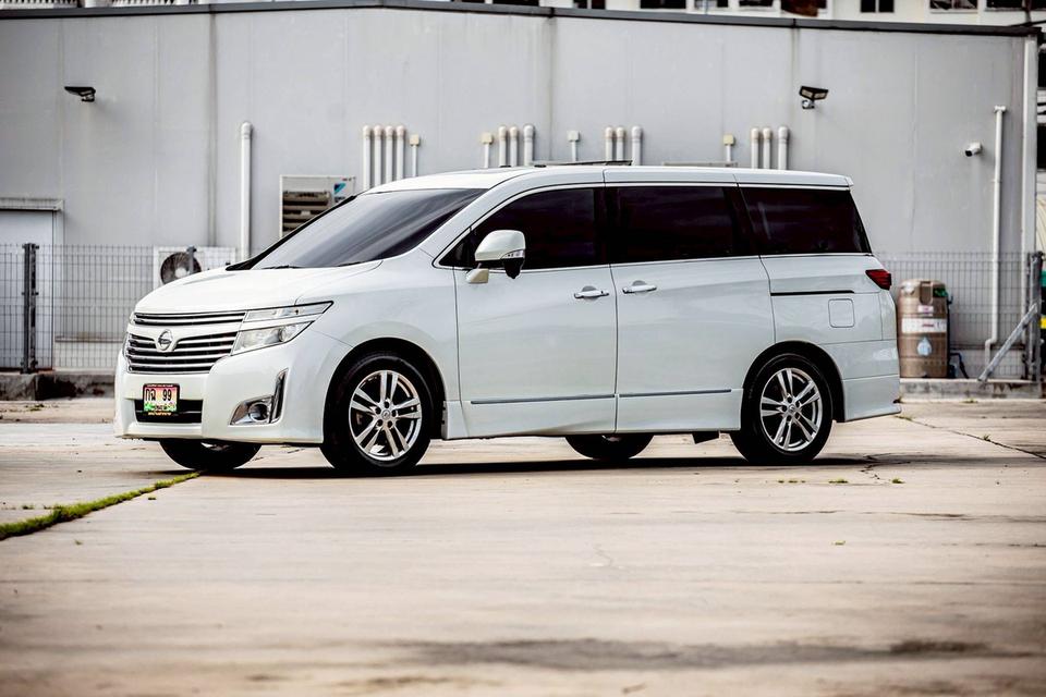 รหัสรถ GT99 Nissan Elgrand 2.5 ปี 2012 สีขาว 7 ที่นั่ง