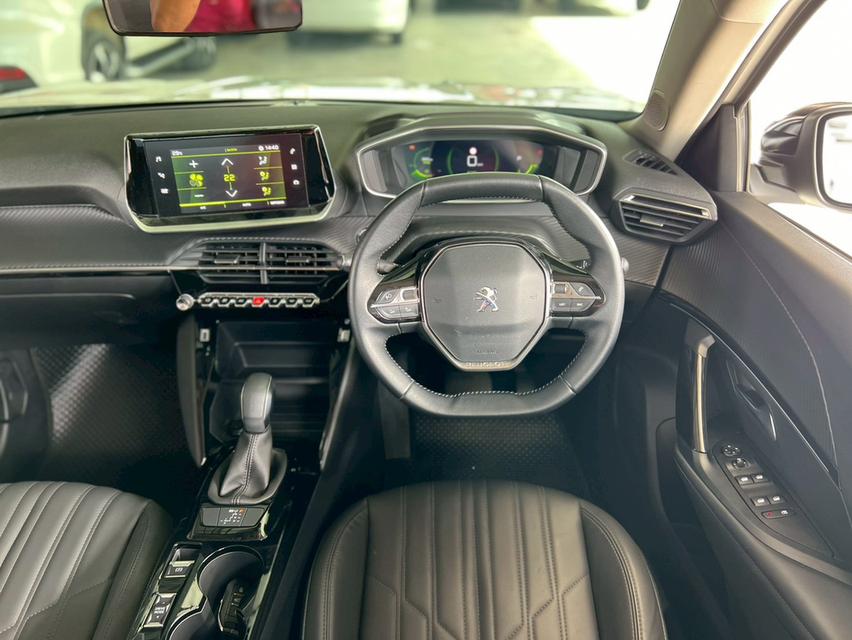 ปี 2023 PEUGEOT 2008, 1.2 ALLURE โฉม ปี21-ปัจจุบัน สีขาว เกียร์ออโต้ ไมล์แท้ 42,096 km. ประวัติศูนย์ครบ 9
