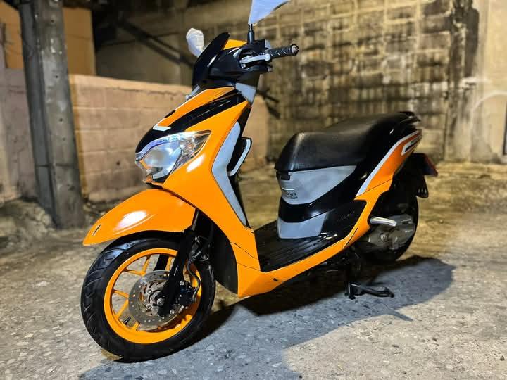 Honda Moove สีเหลือง