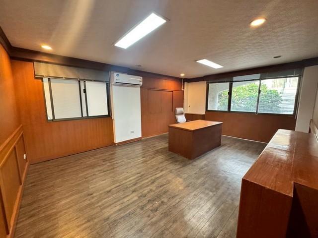 ให้เช่าอาคาร 4 ชั้น 84 ตร.ว. ถนนศรีวรา ทาวน์อินทาวน์ เขตวังทองหลาง 4