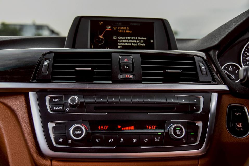รหัสรถ CBL4904 BMW 320i 2.0 Luxury [F30] AT 2015 12