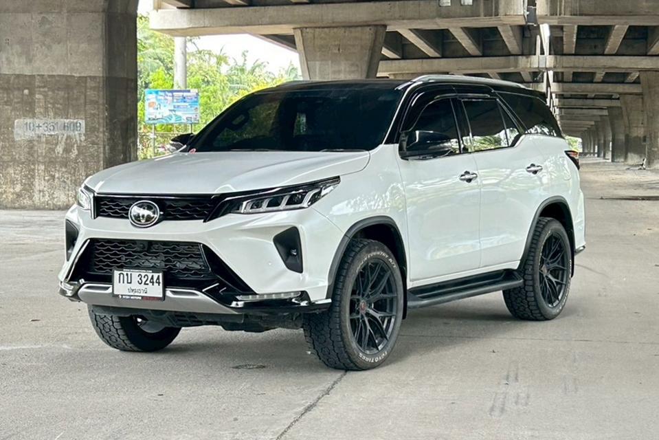 Toyota FORTUNER 2.4 Legender 2WD Black Top AT 2026