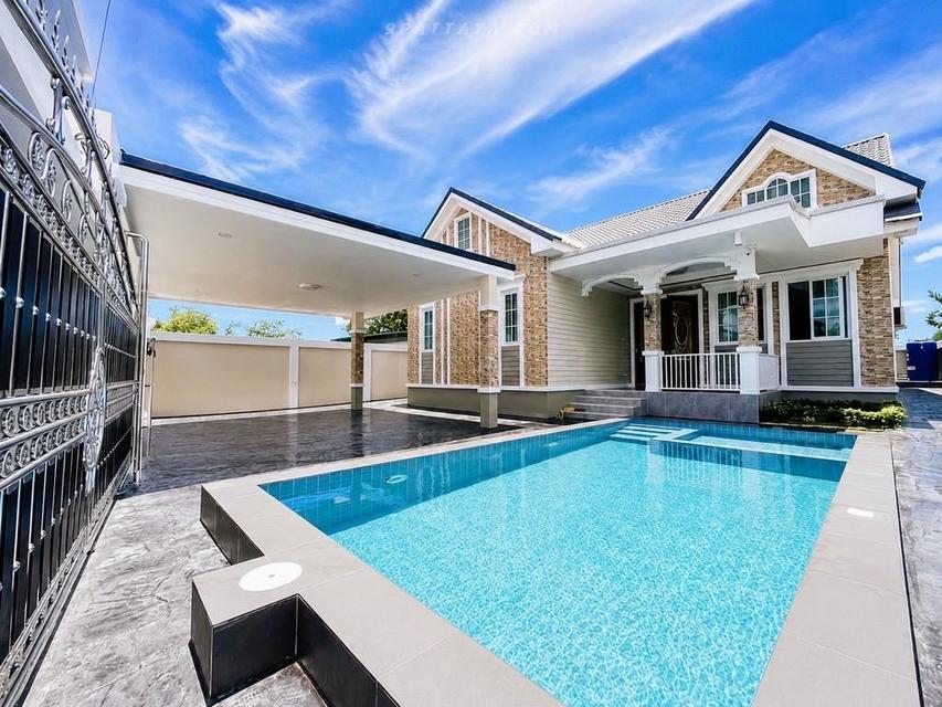 For Sale — Modern Luxury House with Pool 93sqw 400sqm 3bedrooms 3 bathrooms near international schools, local market, and motorway. 1