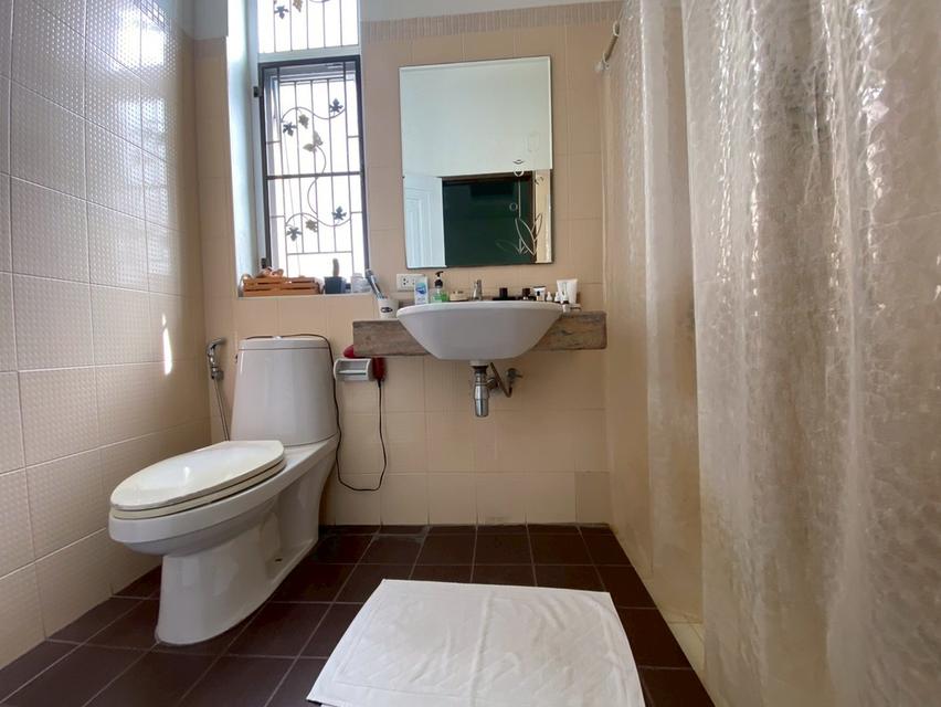 ขายทาวน์เฮ้าส์ 2 มือสอง หลังริม หมู่บ้านจิราวดี ซอยนนทบุรี 8 บ้านสภาพดี ทำเลดี พร้อมอยู่ ใสถานีรถไฟฟ้า MRT สถานีแยกนนทบุรี 1 รูปที่ 3