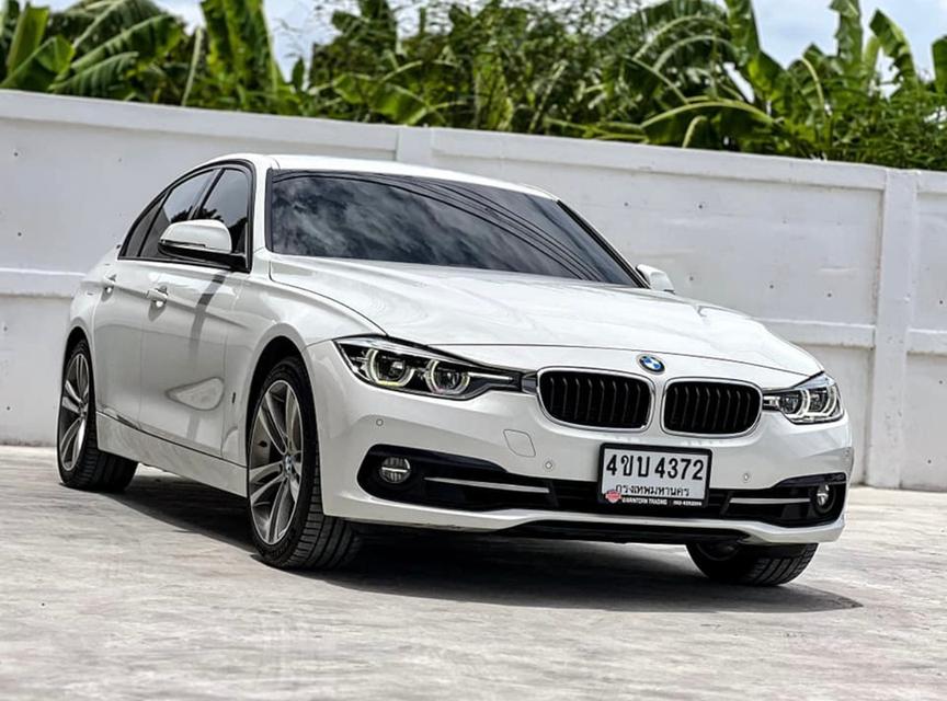 ปี 2018 BMW SERIES 3, 330e Sport LinePlug-in Hybrid รถวิ่งน้อย75,275km. มีประวัติเข้าเช็คระยะศูนย์ (LCI)