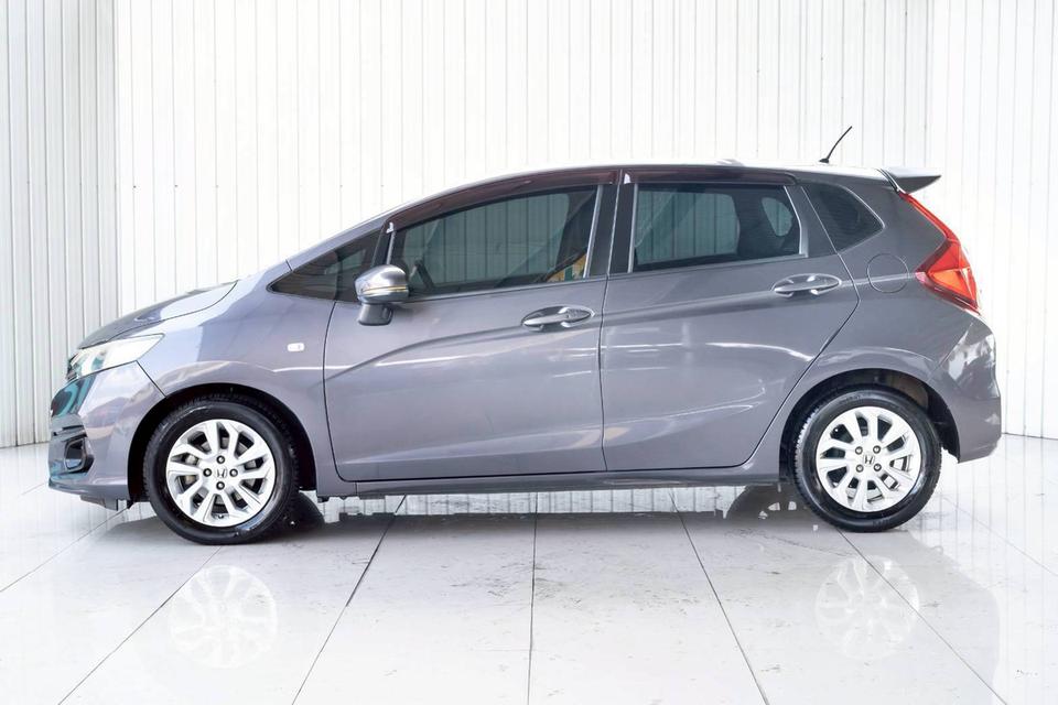 HONDA JAZZ 1.5 i-VTEC V+ ปี 2017 สีเทา โฉม ปี14-ปัจจุบัน รูปที่ 5