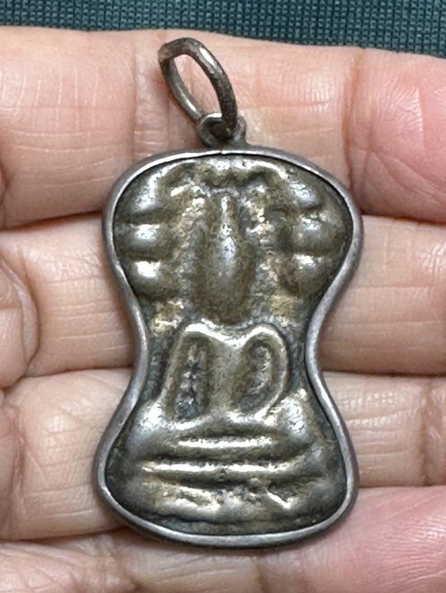 พระมเหศวร ล.พ.โบ้ย เลี่ยมจับขอบเงินโบราณ