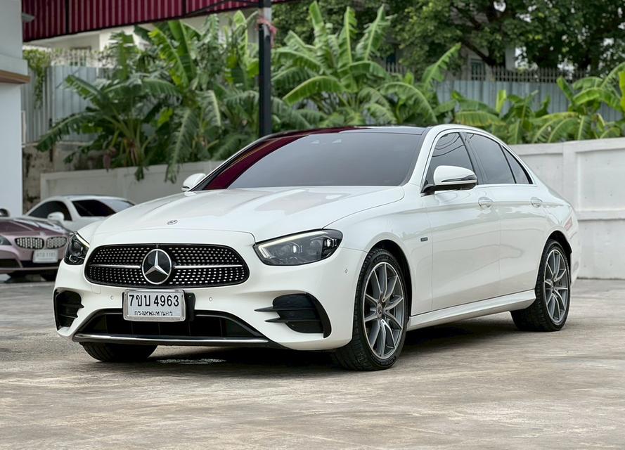 ปี 2021 BENZ E-CLASS, E300e 2.0 AMG DYNAMICโฉม W213 ปี16-24 (facelift) สีขาว
