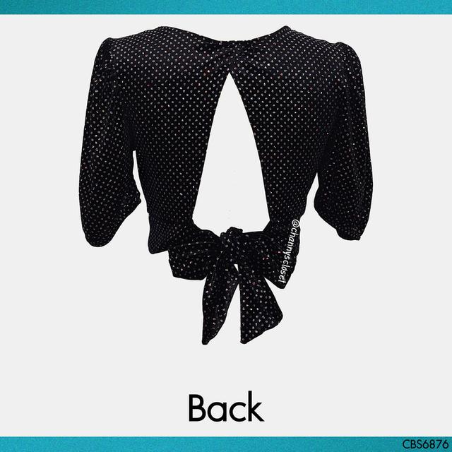 USED H&M - Glittery Black Velvet Crop Top | เสื้อครอปสีดำ เสื้อโชว์หลัง กลิตเตอร์ ลายจุด แขนสั้น คอกลม สายฝอ แท้ มือสอง
