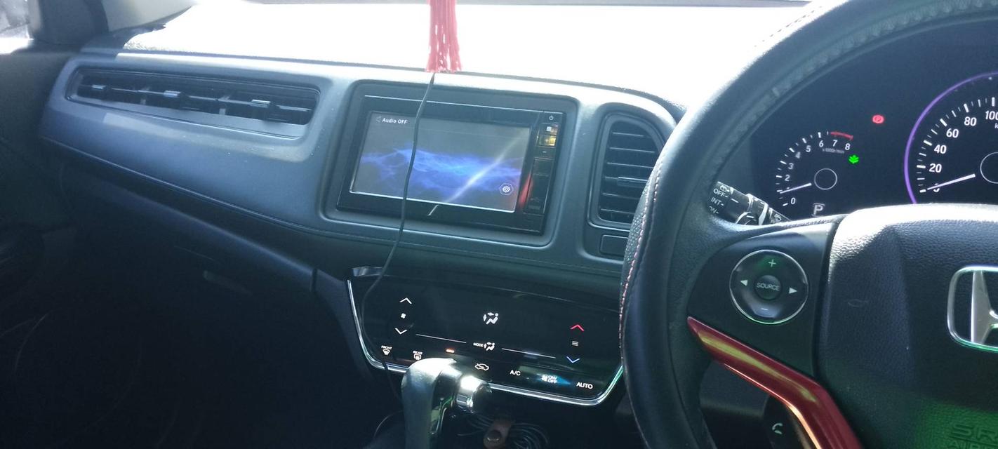 HONDA HRV สีขาว 1.8 EL ปี 2019 12