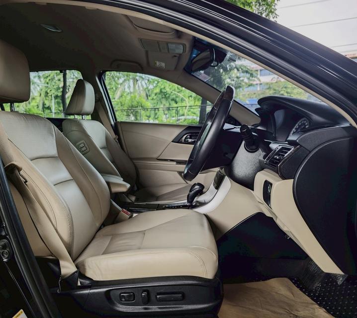 Honda Accord 2.0 EL ปีคศ. 2015  6