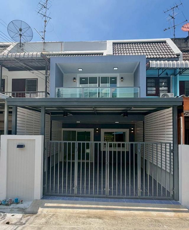 หมู่บ้านสวนทองวิลเลจ (ทำเลดีใกล้ท่าน้ำนนท์)ทาวน์เฮาส์ 2 ชั้น มีระเบียงด้านหน้า ตกแต่งใหม่พร้อมเฟอร์นิเจอร์ 1