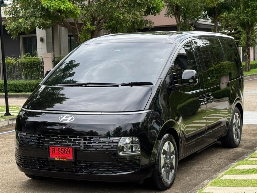 Hyundai Staria 2.2 SEL ปี22 วิ่ง 50,000 km.