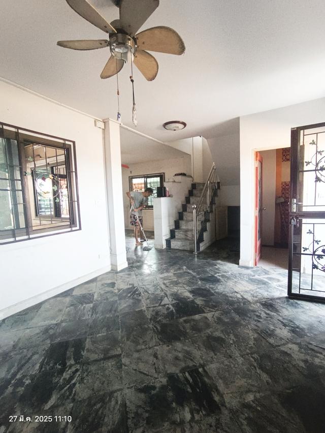 บ้านมือสอง 2ชั้น 3 ห้องนอน 2 ห้องน้ำ พร้อมออฟฟิศ จอดรถได้ 2 คัน แถมฟรีแอร์ 5 ตัว 8