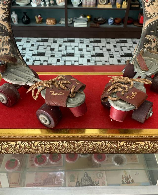 รองเท้า roller เก่า สายหนัง 4