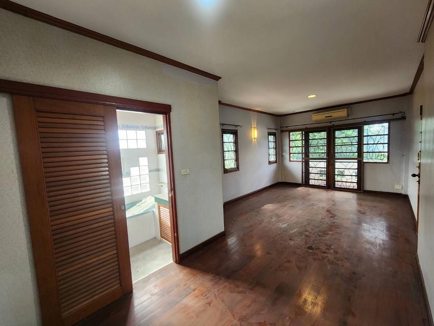 ขาย หมู่บ้านเมืองเอกโครงการ2 เนื่อที่ 165 ตร.ว ซอยพหลโยธิน87 6
