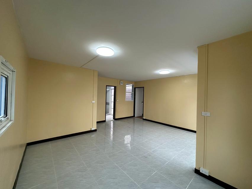 ให้เช่า!! ทาวน์โฮม 3 ชั้น บ้านลูกกอล์ฟ พรีเมี่ยม ( หลังมุมถนนเมน ) ตรงข้ามไม่ชนใคร เมืองทองธานี ปากเกร็ด รีโนเวทใหม่ บ้านพร้อมเช่าทันที 9