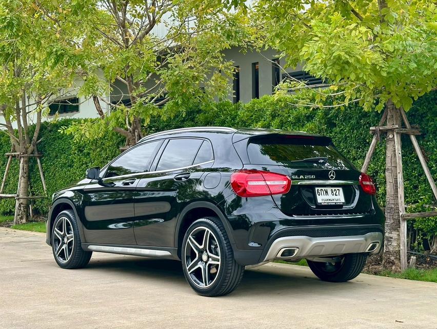 BENZ GLA250 AMG Dynamic 2017จด18 รถบ้านมือเดียวป้ายแดง สีเดิมทั้งคัน เข้าศูนย์ตลอด ใบเสร็จครบทุกระยะ 3