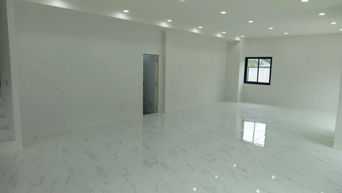 ขายโกดังพร้อมสำนักงาน 3 ชั้น ลำลูกกา ปทุมธานี BRE25399 7