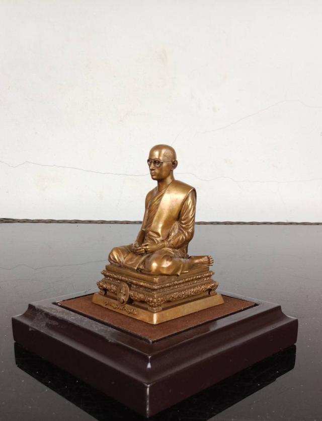 668.พระบรมรูปในหลวงทรงผนวช พลังแผ่นดิน ปี 2554 รูปที่ 8