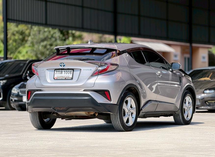 ปี 2018 TOYOTA CHR, 1.8 HV Hi โฉม ปี17-ปัจจุบันสีเทา เครื่องเบนซิน/ไฮบริด ตัวท็อปสุด รูปที่ 3