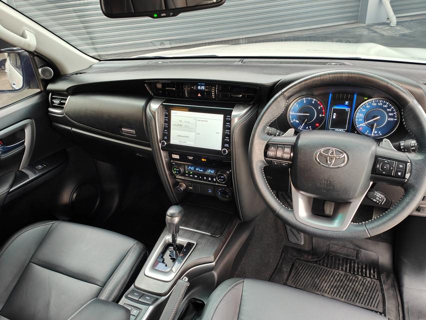 Toyota Fortuner 2.4 Leader 4WD AT  5