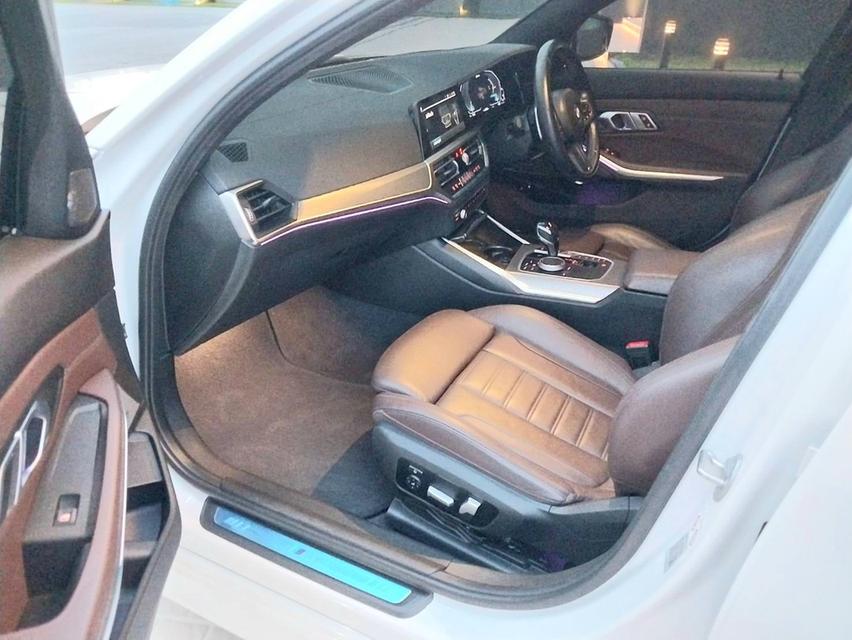 BMW 330e M-Sport 2021 ราคา 1,295,000.- 11