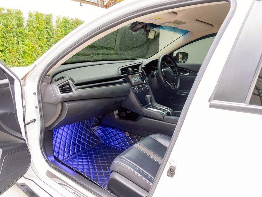 Honda Civic Fc 1.8 EL ปี 2020 11