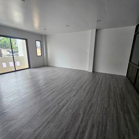 โอกาสลงทุนทำเลศักยภาพ เมืองภูเก็ต ขาย - เช่า อาคารพาณิชย์ 2 คูหา Renovate ใหม่ พร้อมใช้งาน 11