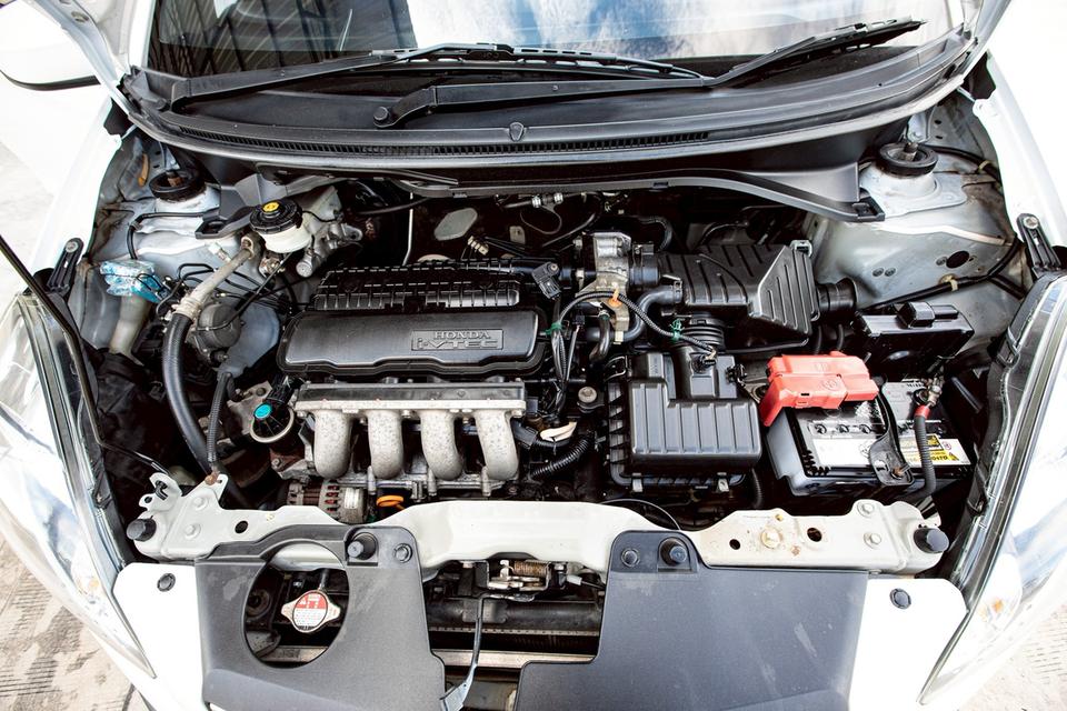 Honda Brio 1.2V ท๊อปสุด ปี 2012 เกียร์ออโต้ สีขาว กระจกไฟฟ้า 12