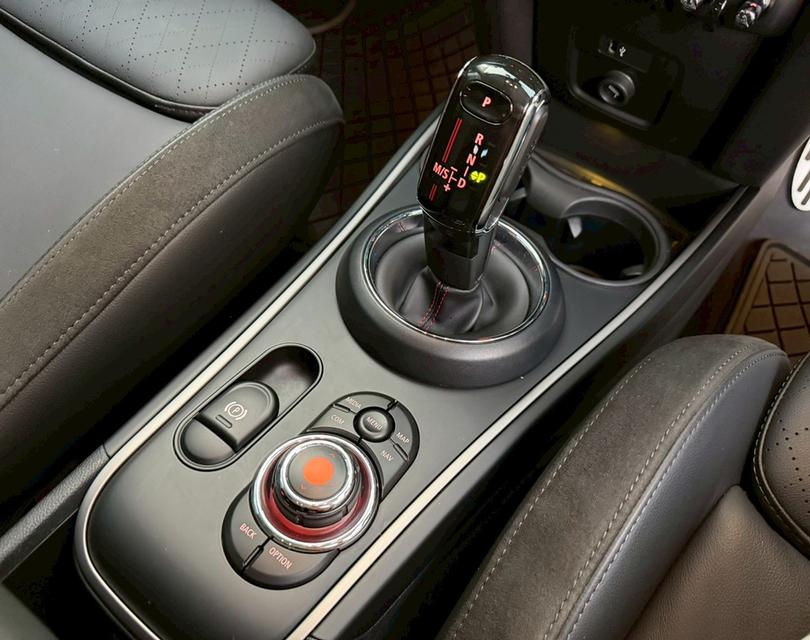 Mini Countryman S Hightrim Top ปี 20 จด23 สวยสุดในรุ่น มือเดียว สภาพป้ายแดง ใช้น้อย 20,xxx โลแท้ เข้าศูนย์ตลอด 12