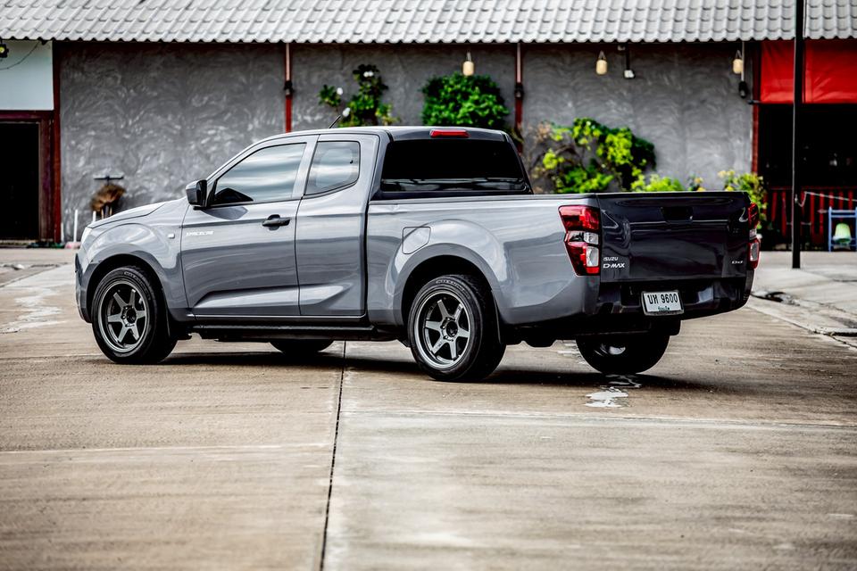 ISUZU D-MAX SPACECAB 3.0Ddi S ปี 2022 สีเทา  9