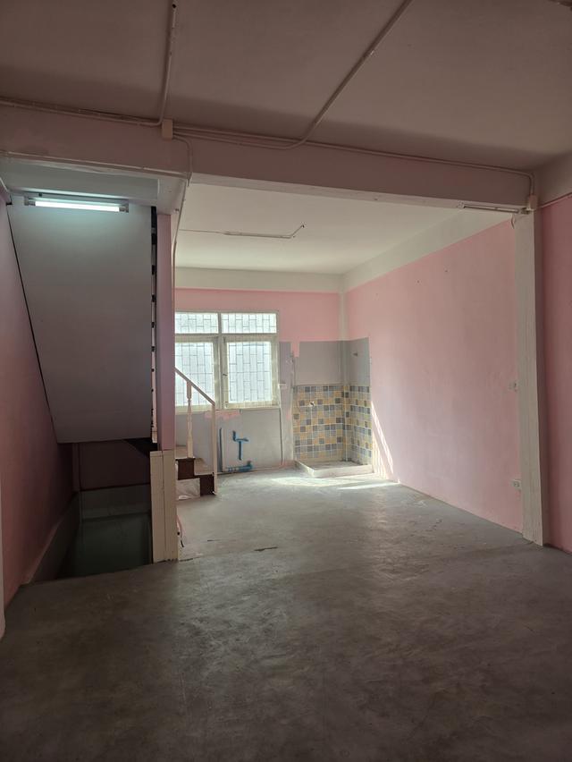 ตึกแถวสามชั้นให้เช่า ย่านสาธุประดิษฐ์ 13