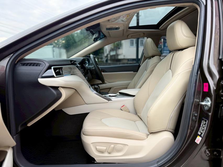 TOYOTA CAMRY 2.5 HV 2019   11