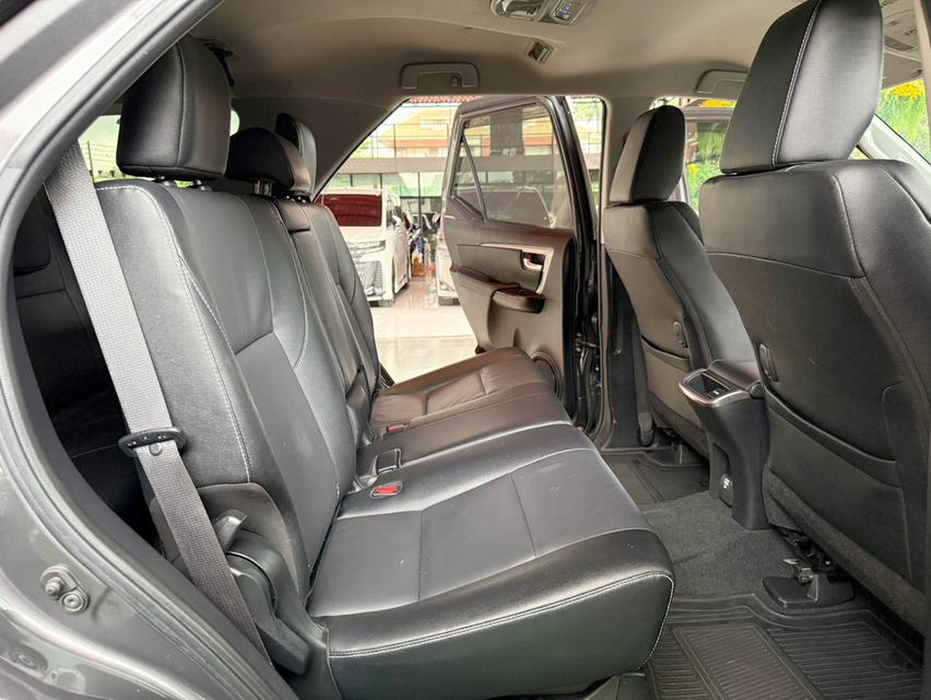TOYOTA FORTUNER 2.4 V 2WD ปี 2022 รูปที่ 13