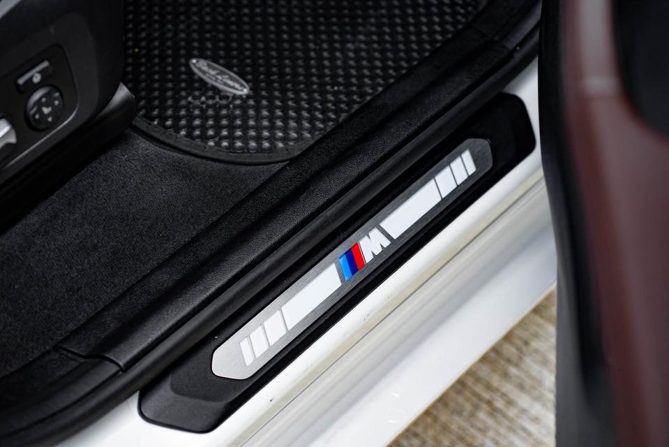 iX3 M-Sport Pro Package 14