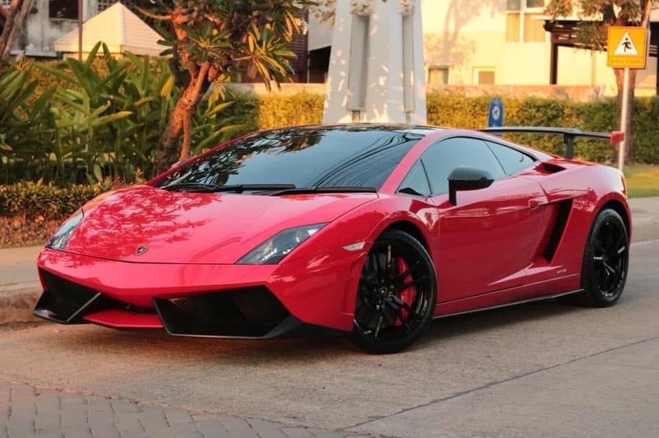 รถ Lamborghini Gallardo สีแดง 2