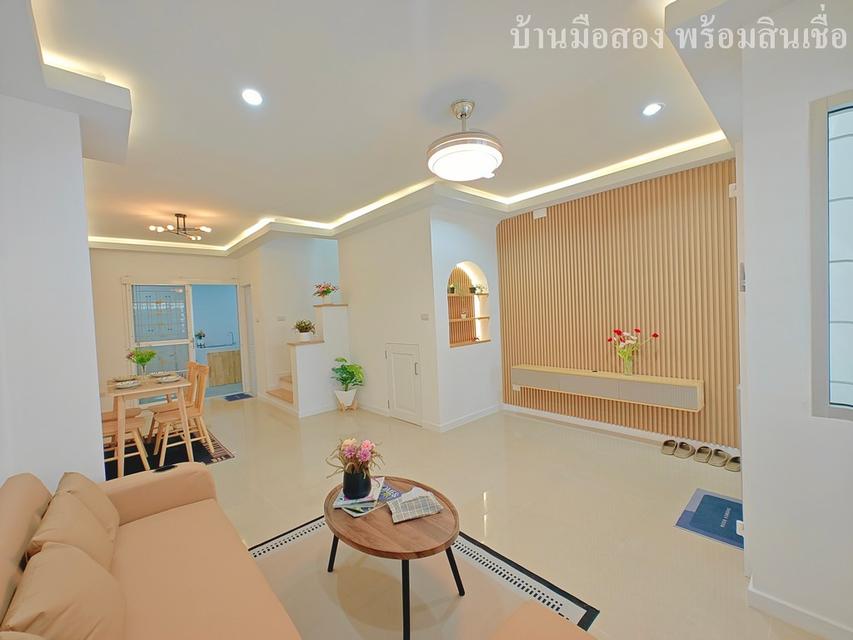 หมู่บ้าน จามจุรีพาร์ค สุขา5 8