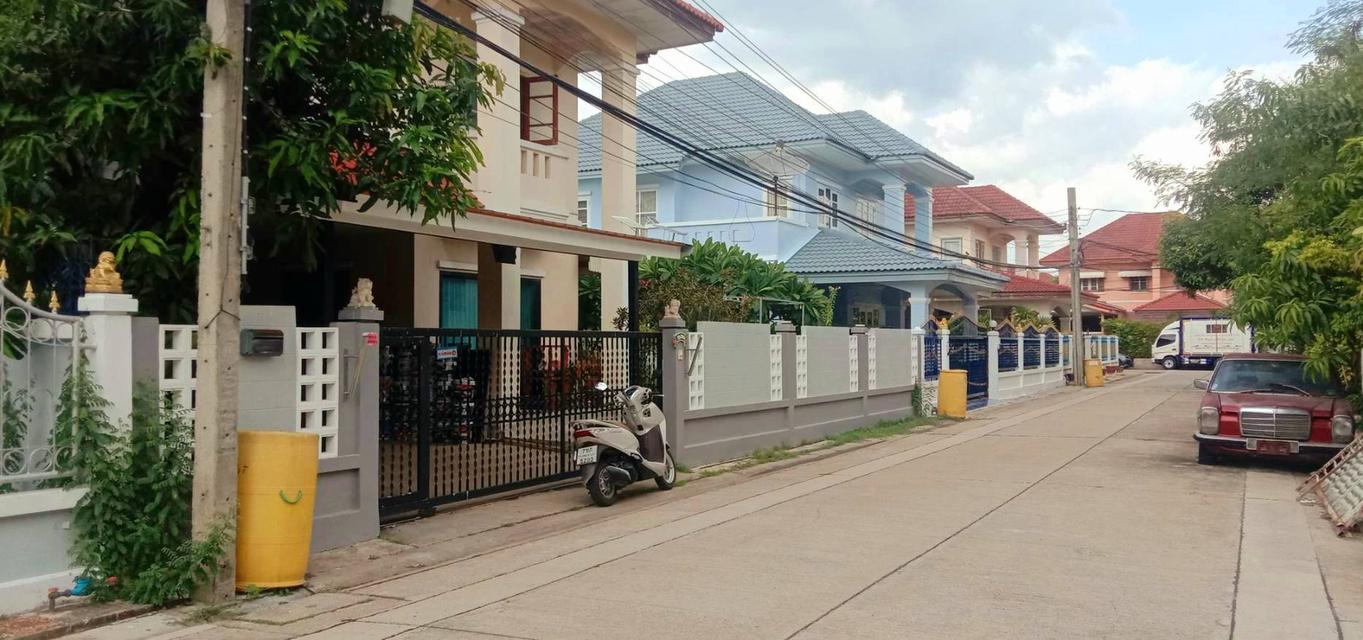 เจ้าของขายเอง บ้านเดี่ยว 2 ชั้น  เนื้อที่ 72 ตรว. บ้านพร้อมอยู่ 10