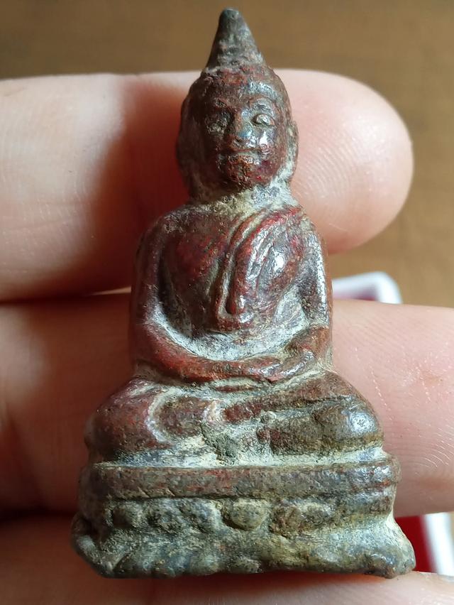 พระเนื้อโลหะสนิมแดง ยุคเก่า