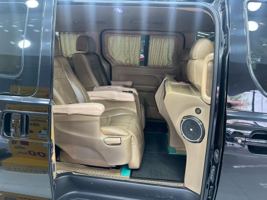 HYUNDAI GRAND STAREX 2.5 VIP เกียร์ AT ปี 2011 สีดำ เบนซินเลขไม์ 237,652 กมราคา 409,000 บาทโทร 09296998996B384 รูปที่ 11